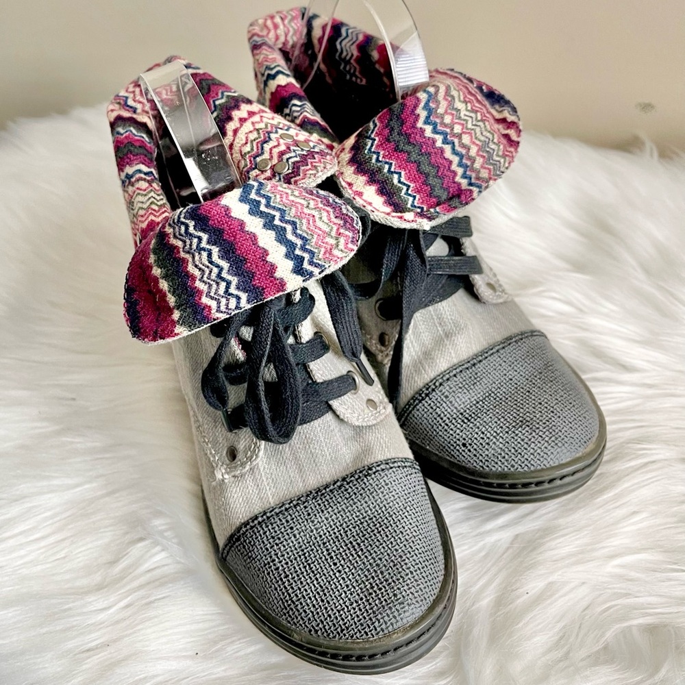 Blowfish Lace Up Wedge Boots Foldover Printed Interior